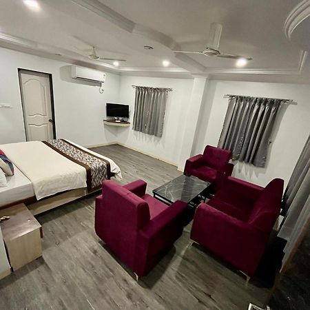 Hotel Jeet Paradise Phaltan Esterno foto