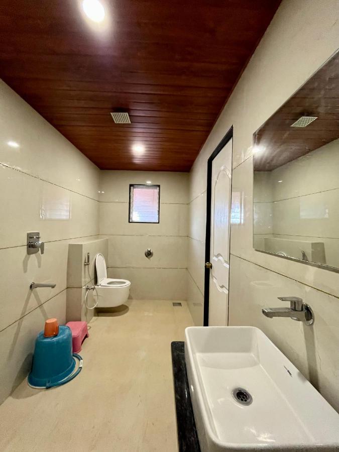 Hotel Jeet Paradise Phaltan Esterno foto
